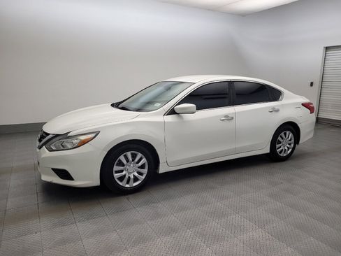 Used 2017 Nissan Altima 2.5 S w/ Power Driver Seat Package FWD image 2