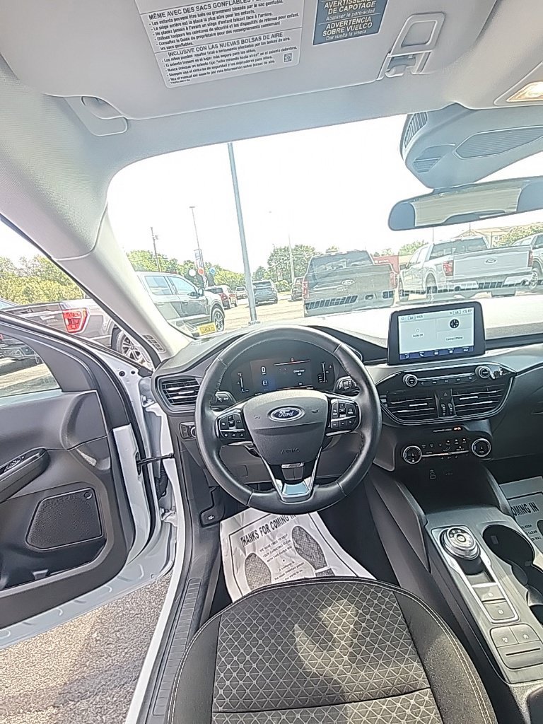 Used 2024 Ford Escape Active AWD/4WD image 2