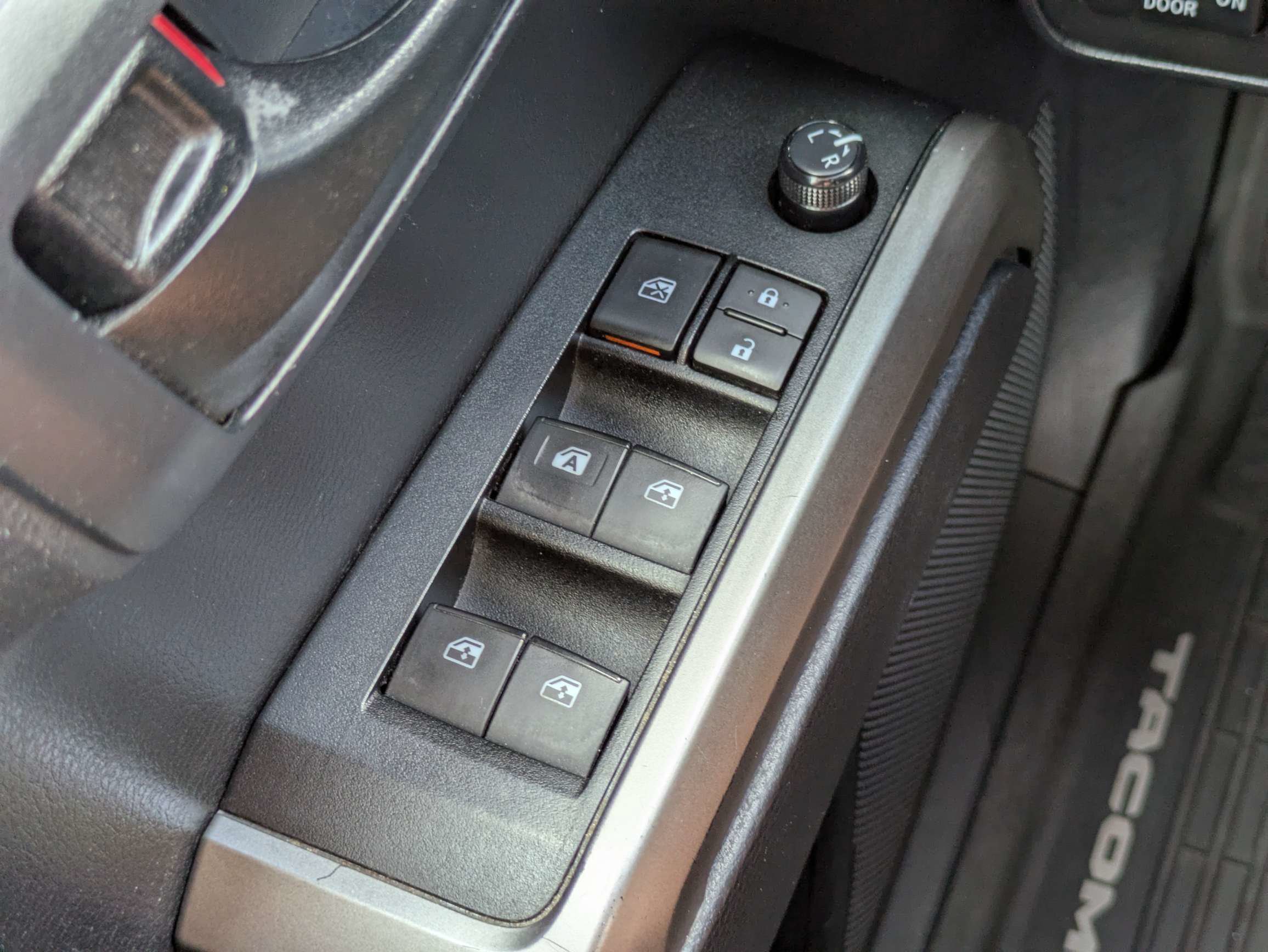 Used 2019 Toyota Tacoma SR5 RWD image 21