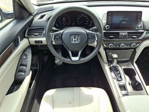 Used 2018 Honda Accord EX image 11