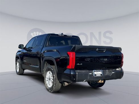 Used 2022 Toyota Tundra SR5 w/ SR5 Convenience Package image 4