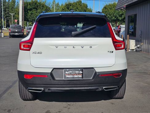Used 2019 Volvo XC40 T5 R-Design AWD/4WD image 4