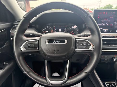Used 2022 Jeep Compass Trailhawk w/ Trailhawk Convenience Group AWD/4WD image 26