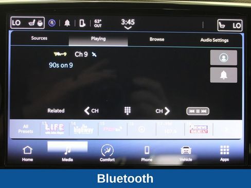 Used 2023 Chrysler Pacifica Touring-L image 15