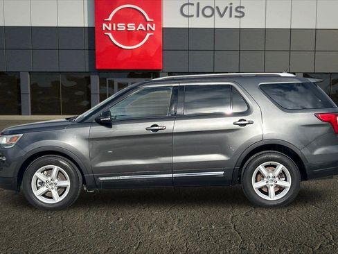 Used 2018 Ford Explorer XLT w/ Equipment Group 202A image 6