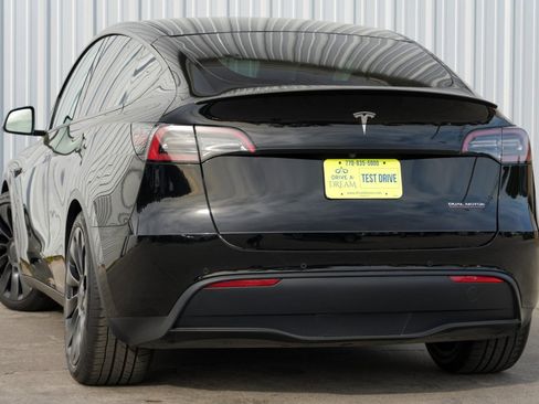 Used 2021 Tesla Model Y Performance image 6