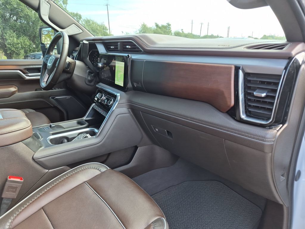 Used 2024 GMC Sierra 3500 Denali w/ Denali Reserve Package AWD/4WD image 42