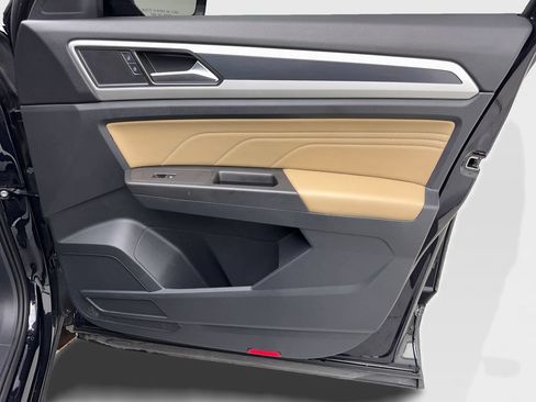 Used 2023 Volkswagen Atlas Cross Sport SE w/ Panoramic Sunroof Package FWD image 48