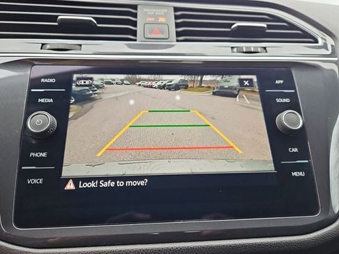 Used 2023 Volkswagen Tiguan SE image 24