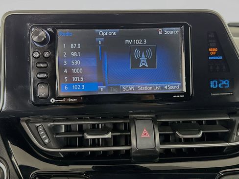 Used 2018 Toyota C-HR XLE image 17