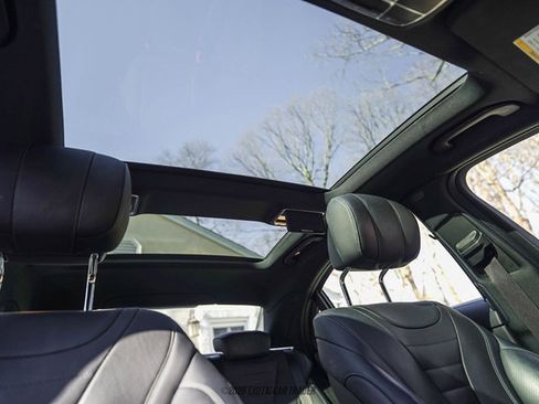 Used 2020 Mercedes-Benz S 560 4MATIC Sedan image 48