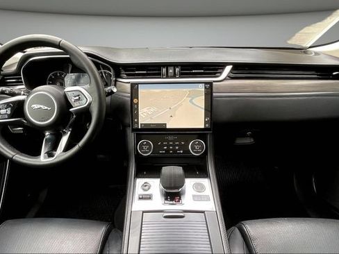 Used 2023 Jaguar F-PACE S AWD/4WD image 9