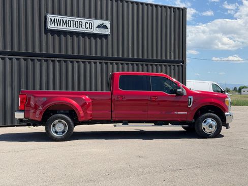 Used 2017 Ford F350 Lariat w/ Lariat Value Package AWD/4WD image 6