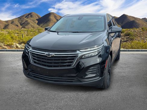 Used 2024 Chevrolet Equinox LS w/ LS Convenience Package image 2