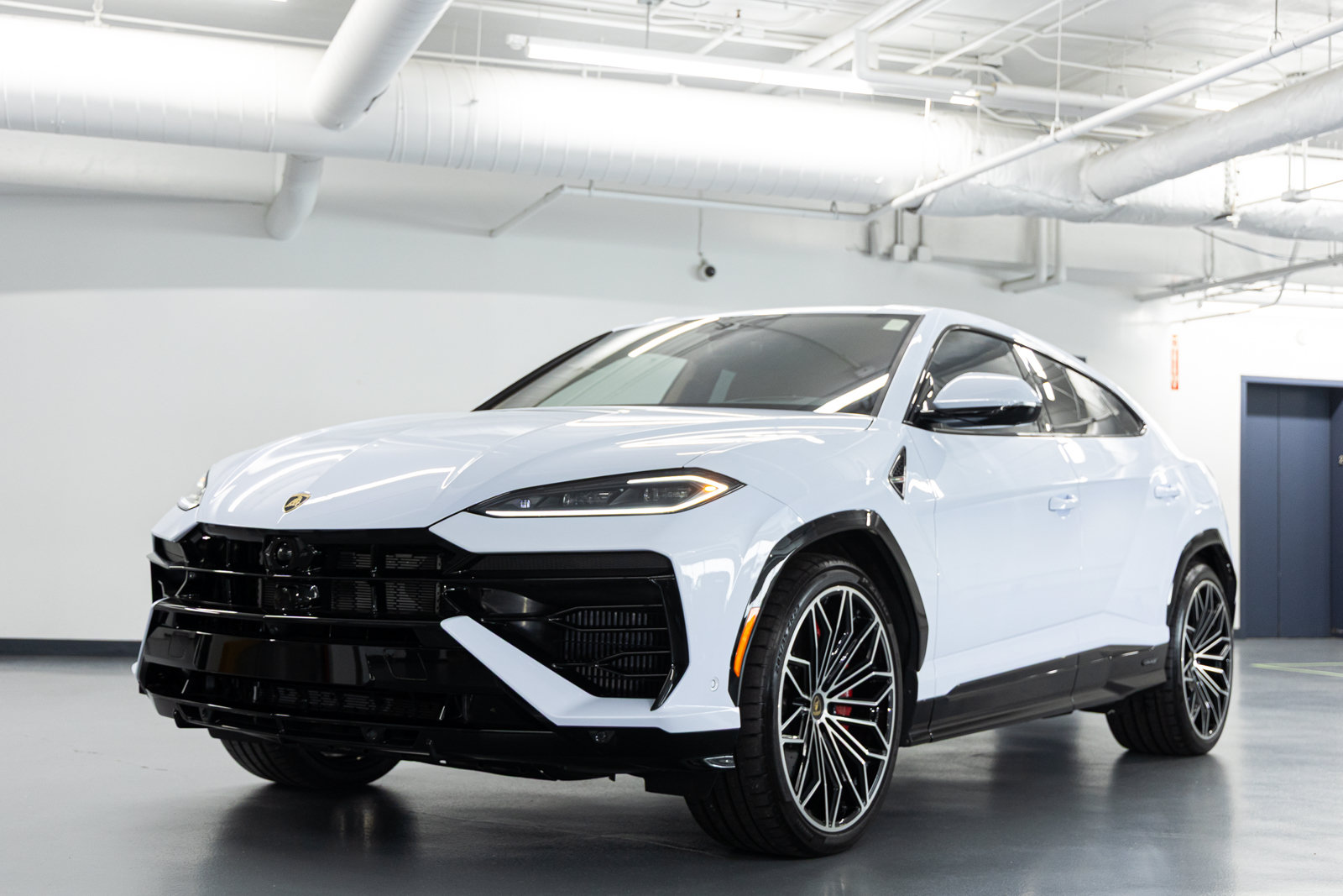 Used 2026 Lamborghini Urus S AWD/4WD image 4