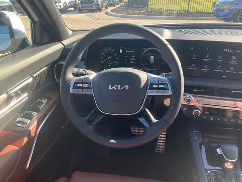 Certified 2025 Kia Telluride SX w/ SX Captain's Chair Package AWD/4WD image 19