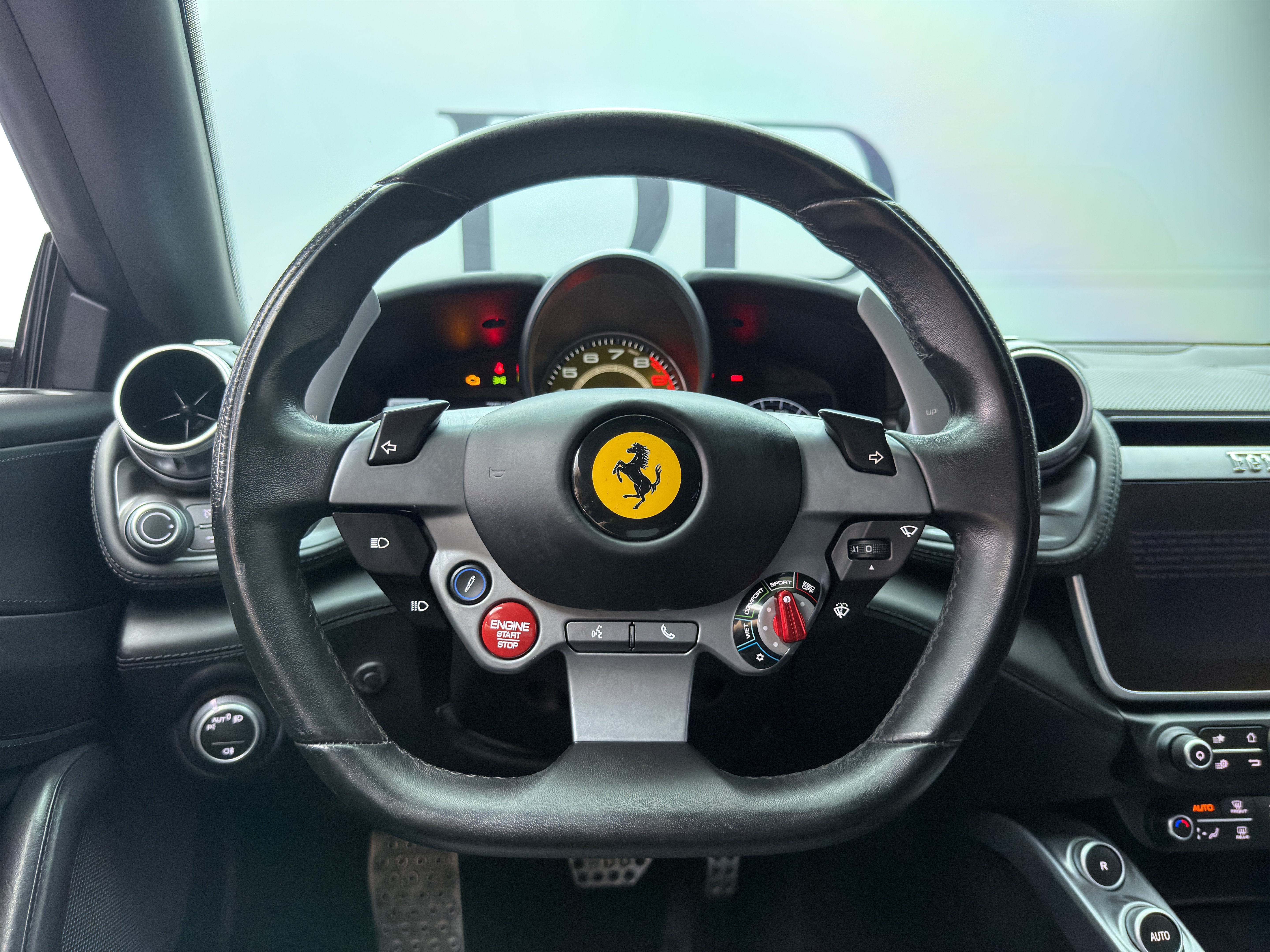 Used 2017 Ferrari GTC4Lusso AWD/4WD image 19