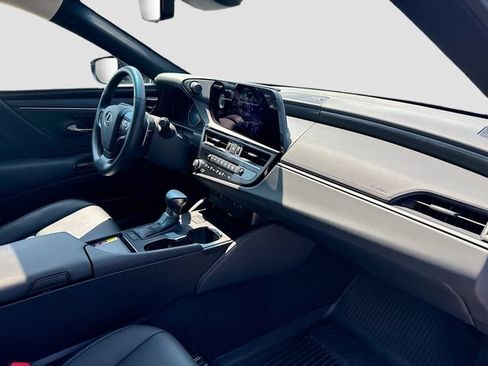 Used 2025 Lexus ES 350 w/ Premium Package FWD image 29