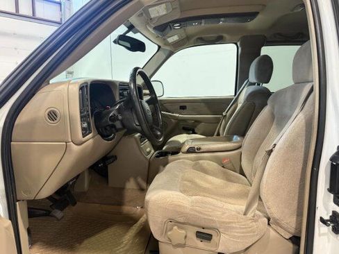 Used 2001 Chevrolet Silverado 2500 LS w/ Off-Road Skid Plate Pkg AWD/4WD image 13