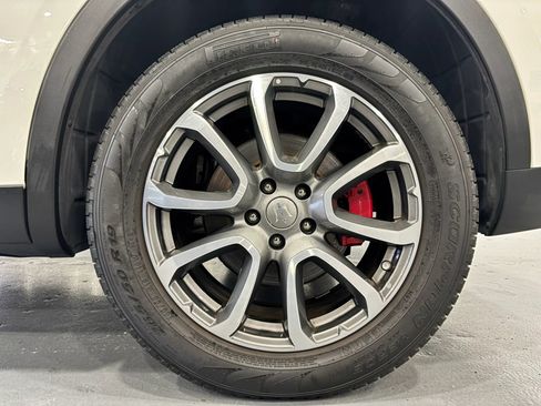 Used 2017 Maserati Levante AWD/4WD image 48