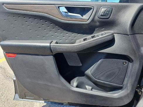Certified 2020 Ford Escape Titanium AWD/4WD image 26