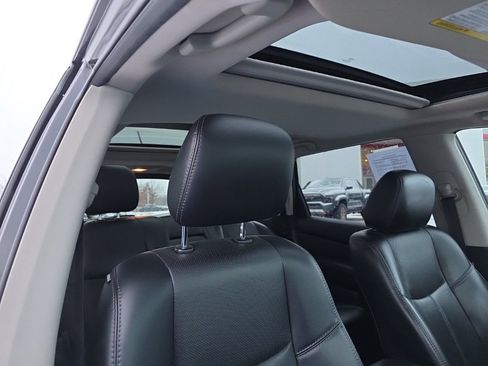 Used 2015 Nissan Pathfinder Platinum image 10