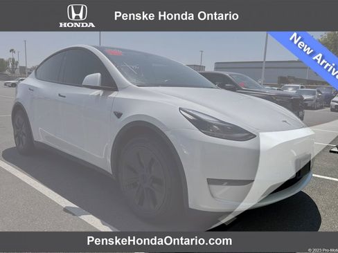 Used 2024 Tesla Model Y Long Range RWD image 1