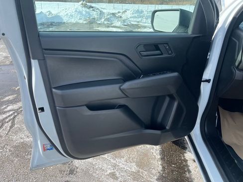 New 2025 Chevrolet Colorado W/T image 9