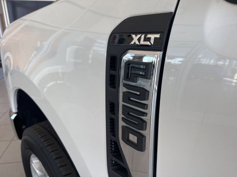Used 2025 Ford F250 XLT image 13