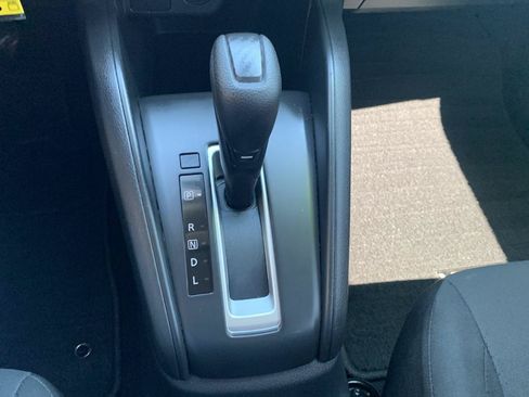Used 2022 Nissan Versa S FWD image 25