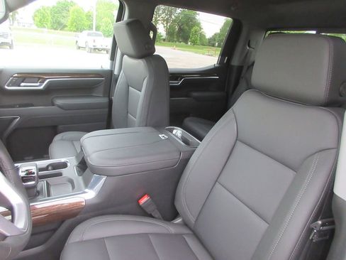 New 2026 GMC Sierra 1500 Elevation w/ Elevation Premium Package AWD/4WD image 13