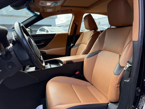Certified 2024 Lexus ES 350 w/ Premium Package FWD image 2