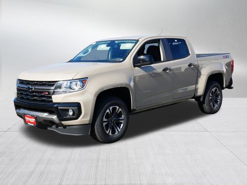 Used 2022 Chevrolet Colorado Z71 AWD/4WD image 3