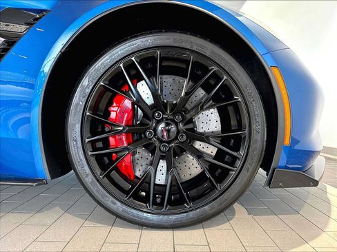 Used 2016 Chevrolet Corvette Z06 w/ Z07 Performance Package RWD image 14