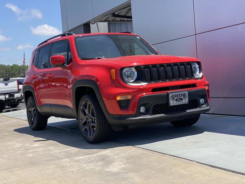 Used 2022 Jeep Renegade Latitude AWD/4WD image 1