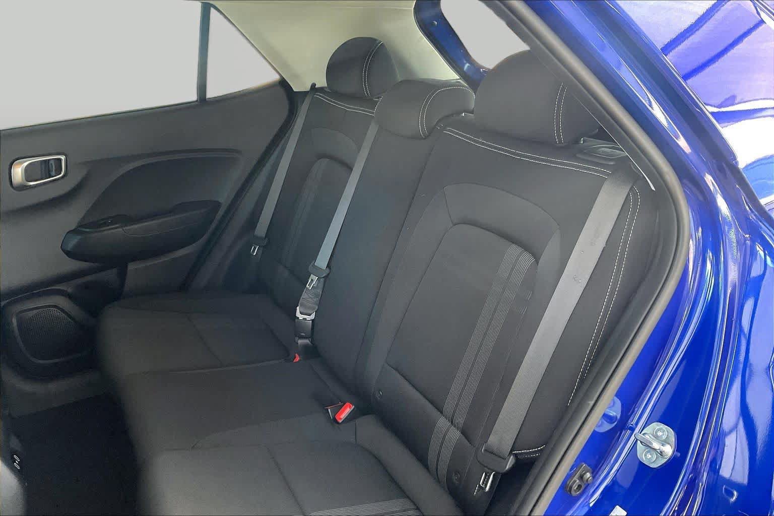 Certified 2025 Hyundai Venue SEL FWD image 21