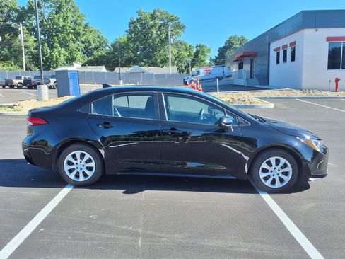 Certified 2024 Toyota Corolla LE FWD image 2