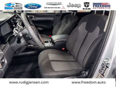 Used 2021 Kia Sorento LX FWD image 11
