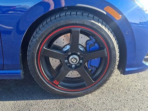 Used 2024 Volkswagen Golf R image 8