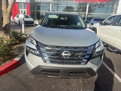 Certified 2024 Nissan Rogue SV w/ SV Premium Package FWD image 2