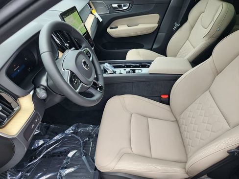 New 2026 Volvo XC60 T8 Plus w/ Protection Package Premier AWD/4WD image 9