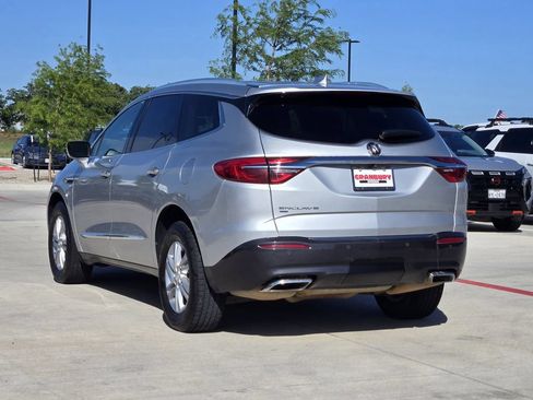 Used 2021 Buick Enclave Essence w/ Sound and Sites Package AWD/4WD image 4