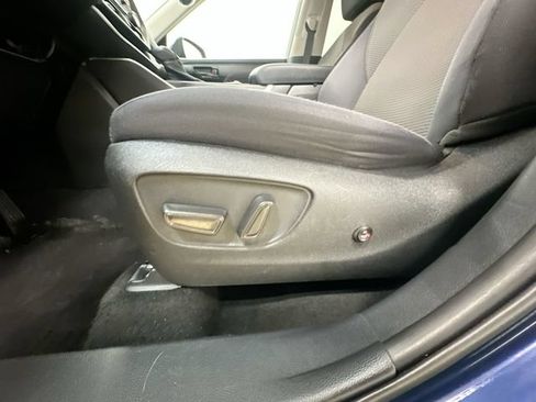 Used 2020 Toyota Highlander LE AWD/4WD image 15