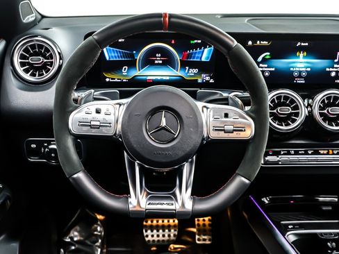 Used 2023 Mercedes-Benz GLB 35 AMG 4MATIC image 19