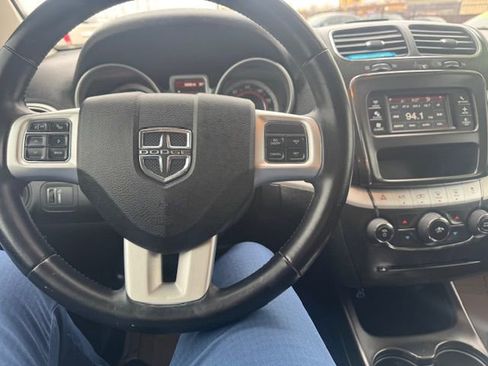 Used 2020 Dodge Journey SE w/ SE Popular Equipment Group image 5