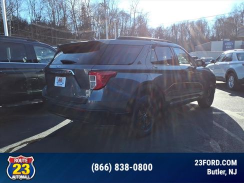 Certified 2022 Ford Explorer XLT image 7