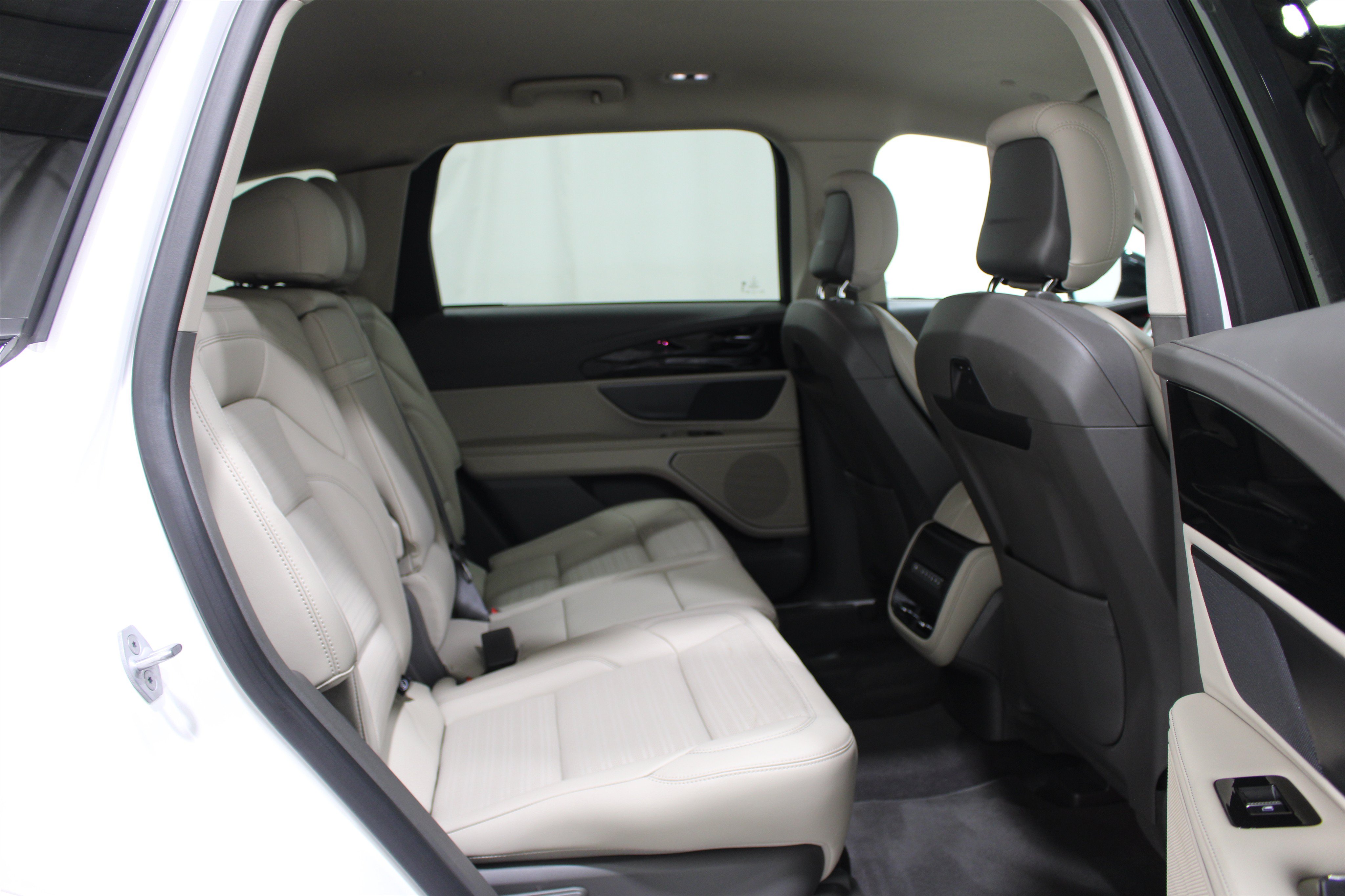 Used 2024 Lincoln Nautilus Reserve AWD/4WD image 25