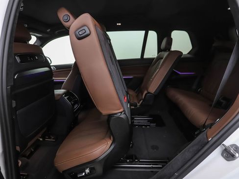 Used 2023 BMW X7 xDrive40i w/ Executive Package AWD/4WD image 24