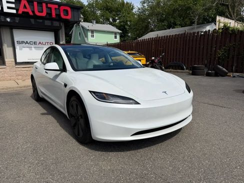 Used 2025 Tesla Model 3 Long Range AWD/4WD image 4