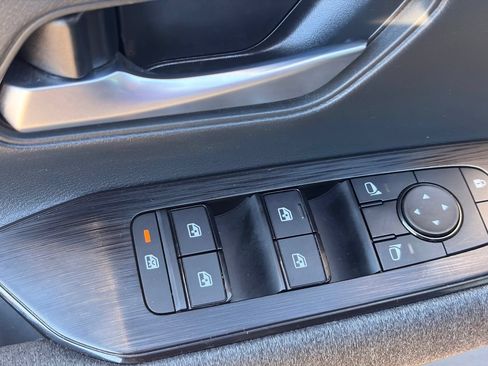 Certified 2025 Nissan Kicks SV w/ Interior Electronics Package FWD image 22